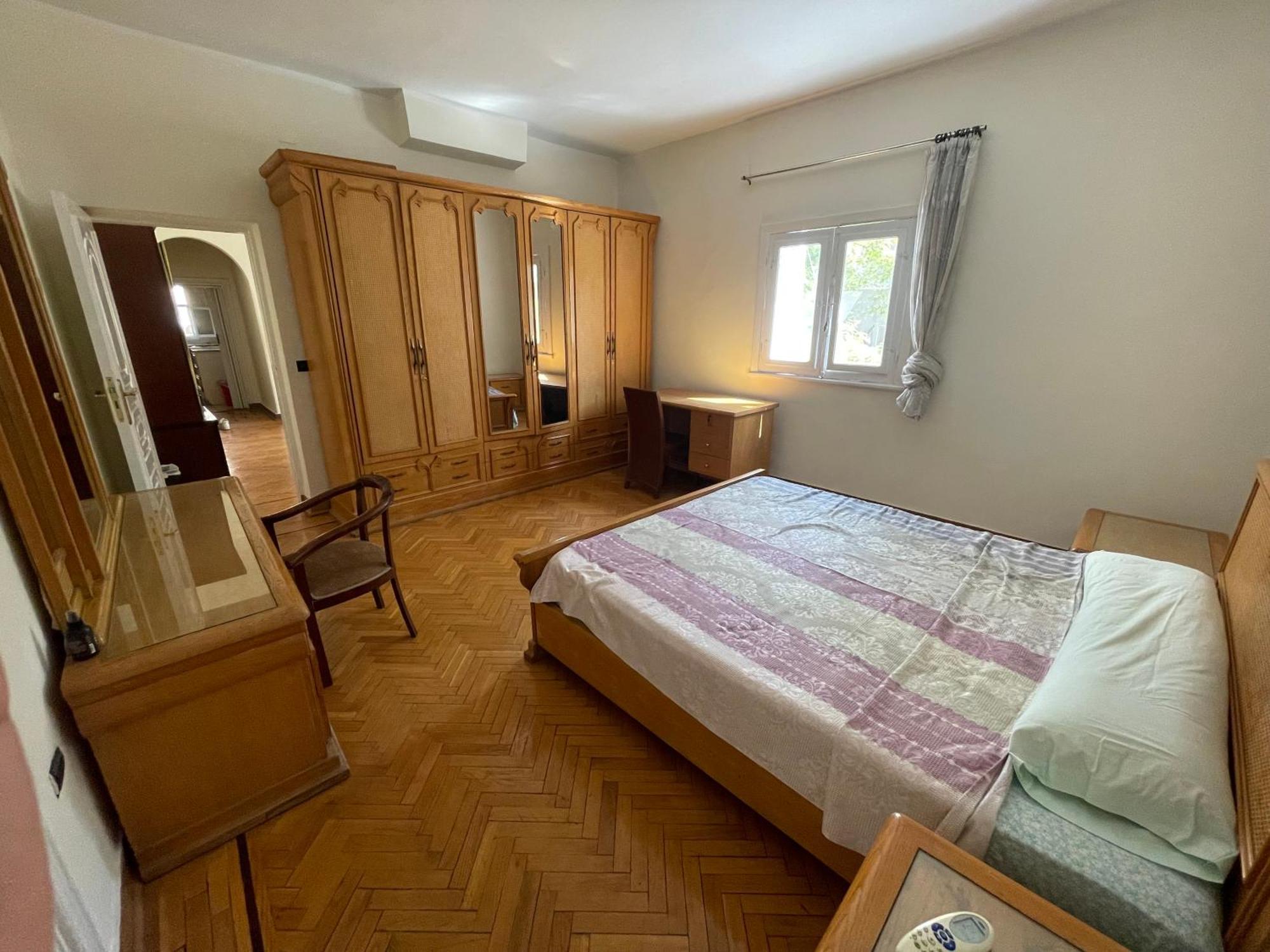 Apartment A Cozy With Private Bathroom